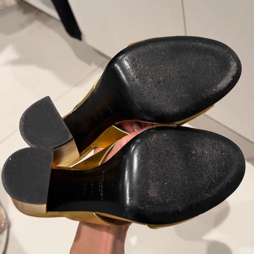 Saint Laurent Loulou 100mm
Metallic Leather Mule Sandals - Picture 7 of 8